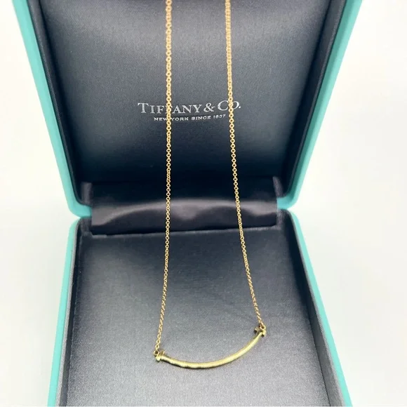 Tiffany & Co. T Smile Yellow Gold Necklace Small with Box - Picture 3 of 14